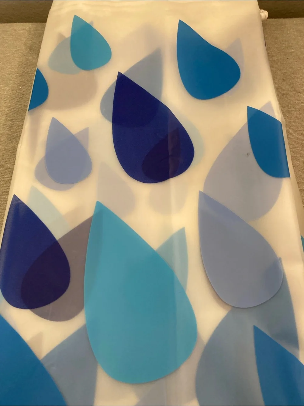 Cascading Rain Drop Vinyl Shower Curtain With Shower Curtain Hooks